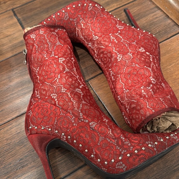 ‼️SOLD‼️ CAPE ROBBINS WINE LACE BOOTIES - Picture 7 of 8